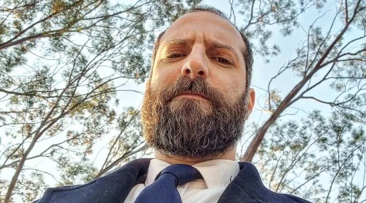 Ο Άθως Αντωνίου αποκάλυψε ότι είναι σε σχέση [βίντεο]