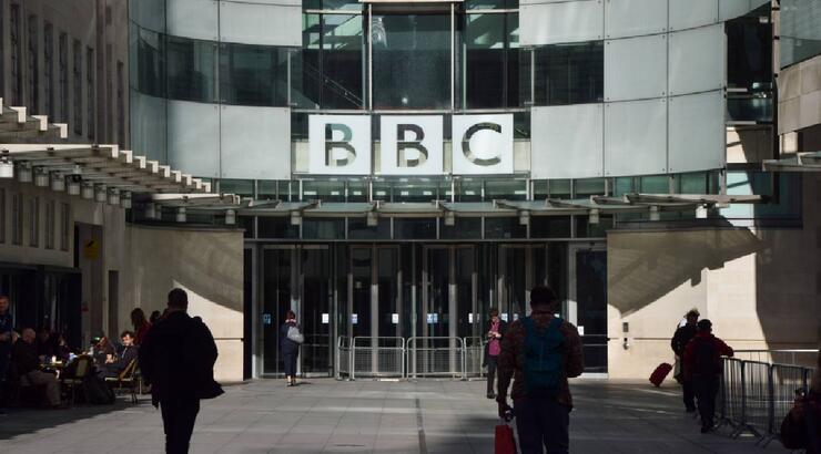 Γνωστός Έλληνας παρουσιαστής δέχθηκε πρόταση για το BBC