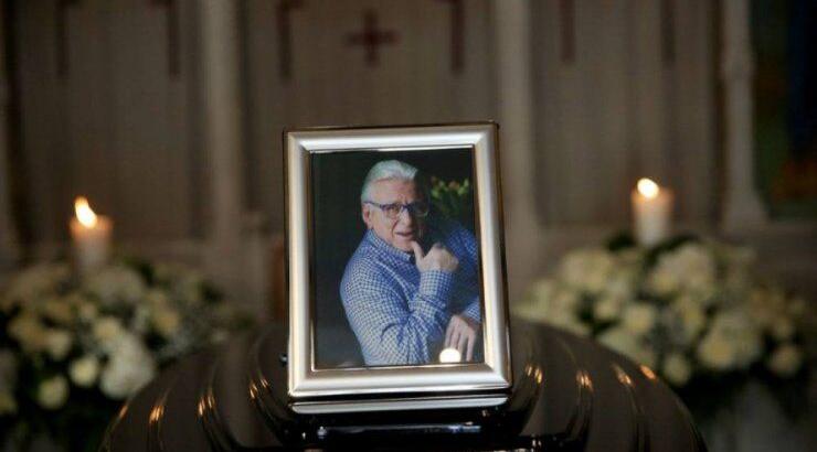 Κηδεία Κώστα Βουτσά: Το βίντεο απο τη νεκρώσιμο ακολουθία