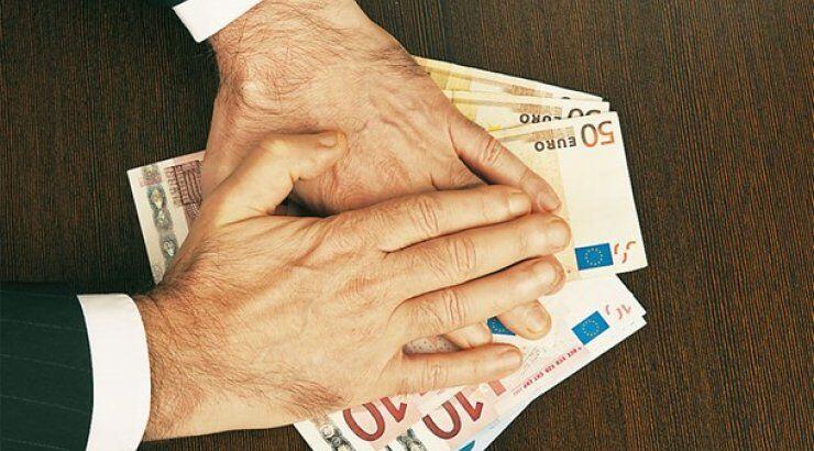 Αποζημιώσεις €4 εκατ. στους λογαριασμούς απερχόμενων βουλευτών