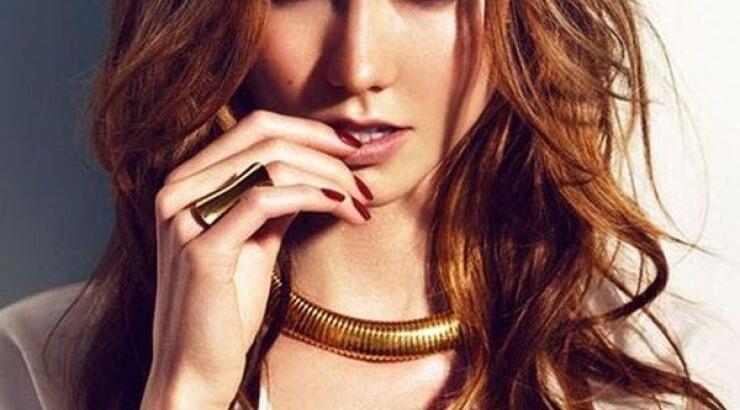 Μάθετε πώς μπορείτε να απαλλαγείτε από την ψαλίδα χωρίς να κόψετε καθόλου το μήκος των μαλλιών σας!