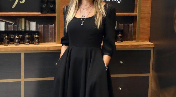 Η Sarah Jessica Parker λανσάρει τη δική της συλλογή με μικρά μαύρα φορέματα!