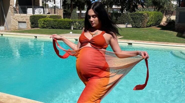 Γέννησε η Έλενα Τσαγκρινού - Η πρώτη εικόνα του νεογέννητου από το μαιευτήριο