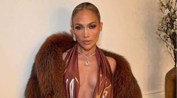 JLo: Με γοητευτικό Ελλαδίτη γνωστό ηθοποιό σε βραδινή της έξοδο στο Βeverly Hills [εικόνες]