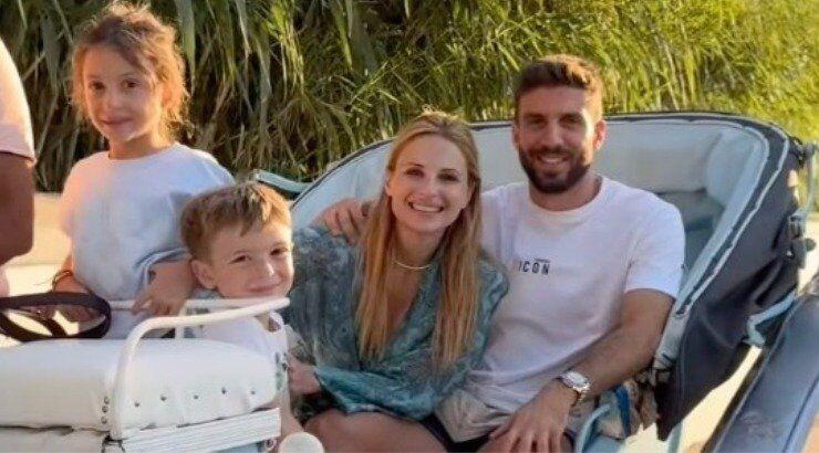 Αριστοτέλους - Εφραίμ: Η Μελίνα τους είναι ανάμεσα στα χιλιάδες πρωτάκια - Η στιγμή που φθάνει στο σχολείο