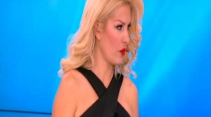 Ελένη Μενεγάκη: Εμφανίστηκε με λευκό φόρεμα και μετά με...μαύρο!