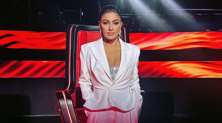 Έλενα Παπαρίζου: Οι δημιουργίες Κύπριας σχεδιάστριας για τις εμφανίσεις της στη νυχτερινή Αθήνα