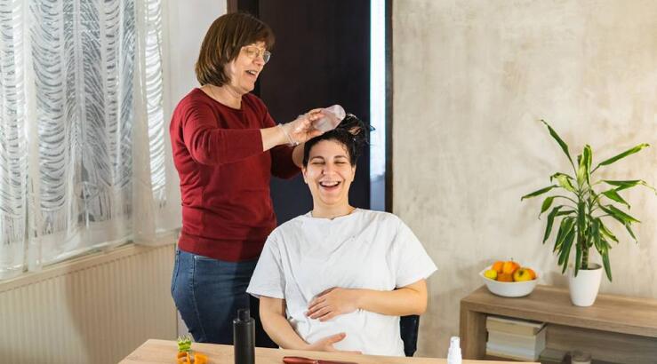 Βάψιμο μαλλιών στην εγκυμοσύνη: Όλα όσα πρέπει να γνωρίζεις