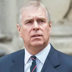 Πρώην πρίγκιπας Andrew: Αφέθηκε ελεύθερος και φωτογραφίζεται σοκαρισμένος μετά την κράτηση