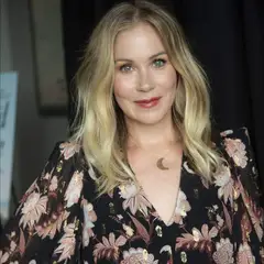 Christina Applegate: Η κατάσταση υγείας της ηθοποιού που δίνει μάχη με τη σκλήρυνση κατά πλάκας σήμερα