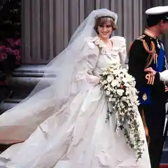 Πριγκίπισσα Diana: Το λάθος στο νυφικό που αντιλήφθηκε μόνο ένα άτομο