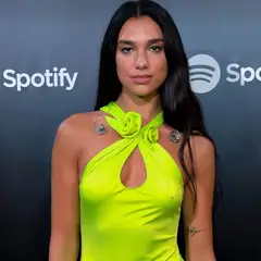 Dua Lipa: Ο λόγος που μηνύει τη Samsung για 15 εκατ. δολάρια