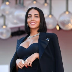 Georgina Rodríguez: Mαγνητίζει τα βλέμματα δίπλα στον Cristiano Ronaldo