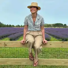 Jennifer Lopez: Aποκαλύπτει τη φιλοσοφία ομορφιάς της μέσα από το μπάνιο της