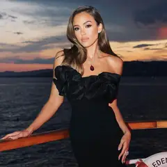 Jessica Alba: Tα παθιασμένα φιλιά με τον σύντροφό της στην παραλία