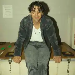 Joe Jonas: Επισημοποίησε τη σχέση του