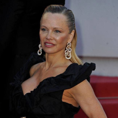Pamela Anderson: Η μάχη της με την ηπατίτιδα