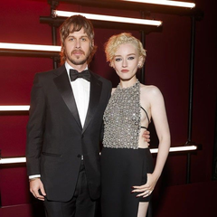 Julia Garner – Mark Foster: Χώρισαν μετά από έξι χρόνια γάμου