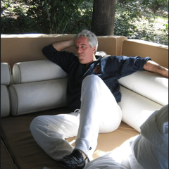 Jeffrey Epstein: Πώς ένας δισεκατομμυριούχος δημιούργησε το μεγαλύτερο σκάνδαλο της σύγχρονης εποχής