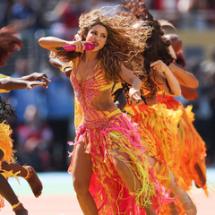 Shakira: Το τρυφερό στιγμιότυπο με τον Tom Cruise στα παρασκήνια του τελικού του Μουντιάλ