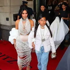 Kim Kardashian – North West: Σοκάρουν με τη νέα τους οδοντοστοιχία
