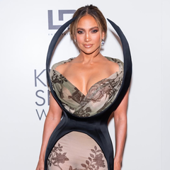 Jennifer Lopez: Οι φωτογραφίες της με έξι δάχτυλα που προκάλεσε αντιδράσεις