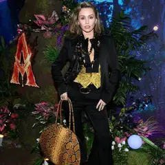 Miley Cyrus: Κάνει comeback ως Hannah Montana 20 χρόνια μετά