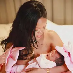 Rihanna: To εντυπωσιακό εξώφυλλο με τη μικρή της κόρη, Rocki