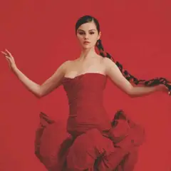 Selena Gomez: Tα στιγμιότυπα στη θάλασσα με μαγιό
