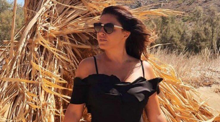 Έλενα Παπαρίζου: Ποζάρει με μαγιό μέσα στο Φθινόπωρο χωρίς ρετούς και μακιγιάζ! 