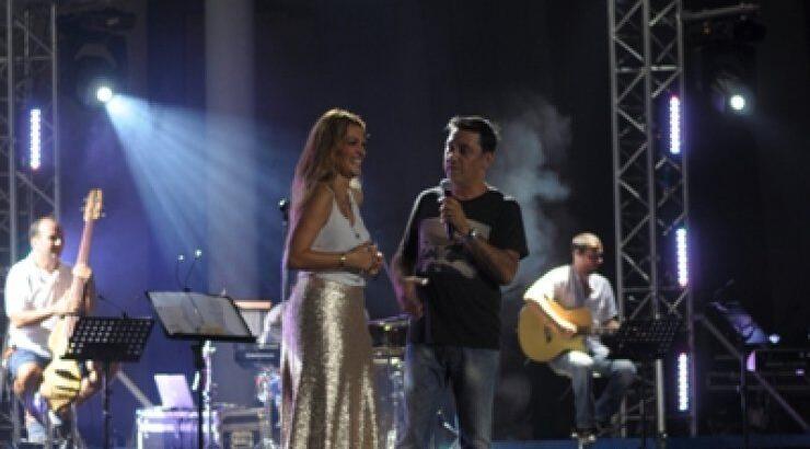 Νατάσα Θεοδωρίδου, Γιώργος Θεοφάνους, Γιώργος Παπαδόπουλος: Στη σκηνή ο Κύπριος μουσικοσυνθέτης!