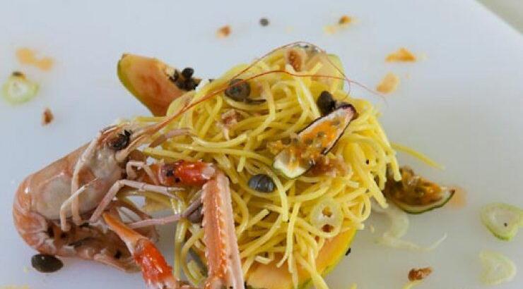 Ταλιολίνι σε παπάγια με καραβίδες