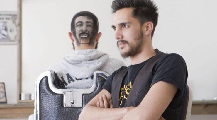 Ο Κύπριος κομμωτής που... ζωγραφίζει στο κεφάλι