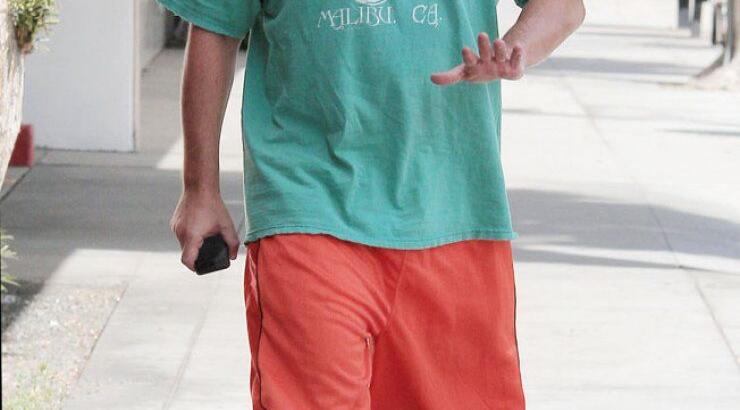 Δείτε τον Adam Sandler με παραπανίσια κιλά