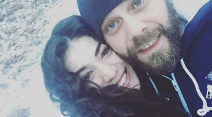 Δεν τους έχουμε δει πιο διαχυτικούς! Τα παθιασμένα φιλιά της Ήβης Αδάμου με τον Μιχάλη Κουϊνέλη!