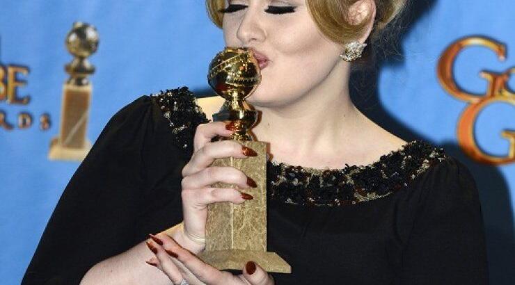Ο πατέρας της Adele ξεσπαθώνει