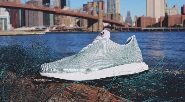 Sneaker φτιαγμένο από σκουπίδια