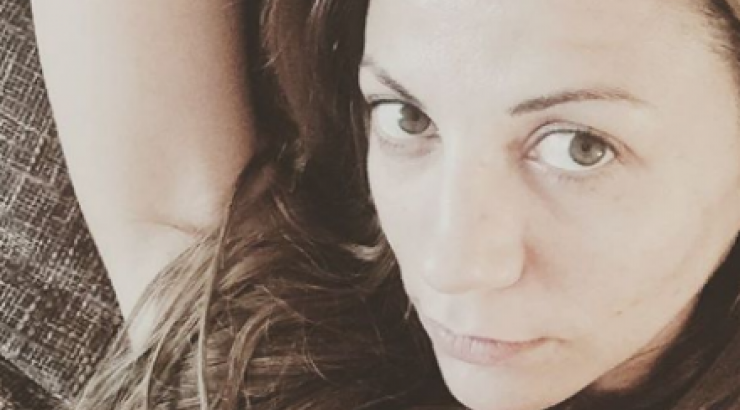 Κατερίνα Αγαπητού: Φωτογραφίες από την έξοδό της από το μαιευτήριο μαζί με τον σύζυγό και τη νεογέννητη κόρη της