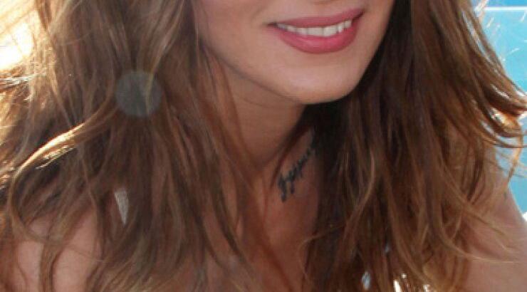  Αγγελική Ηλιάδη: Είκοσι μέρες μετά τη γέννα απέκτησε… κοιλιακούς «φέτες»!