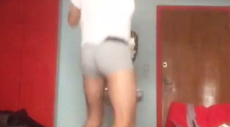 Έλληνας ηθοποιός χορεύει με το εσώρουχο στο instagram και προκαλεί!