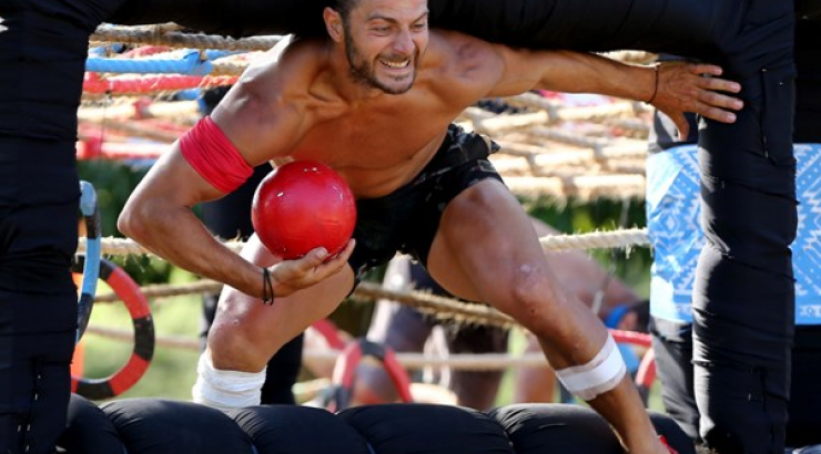 Ποια παρουσιάστρια δήλωσε γοητευμένη από τον Γιώργο Αγγελόπουλο και επιθυμεί να πάει στη Σκιάθο να τον γνωρίσει; [βίντεο]