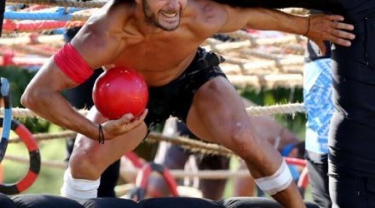 Ελληνίδα παρουσιάστρια έδωσε δημόσια το τηλέφωνό της στον Γιώργο Αγγελόπουλο!