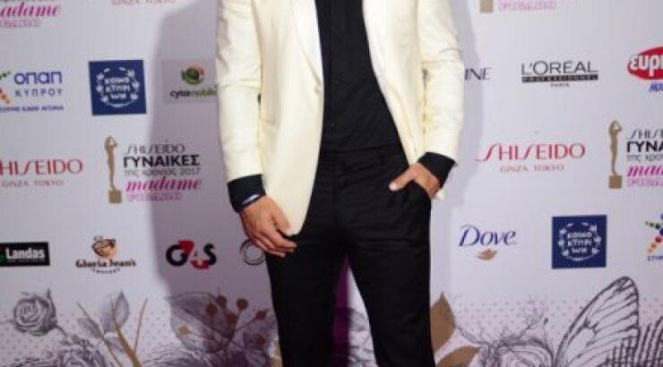 Ο Γιώργος Αγγελόπουλος ξεκαθαρίζει στην κάμερα του ilovestylecom τι συμβαίνει στην προσωπική του ζωή!