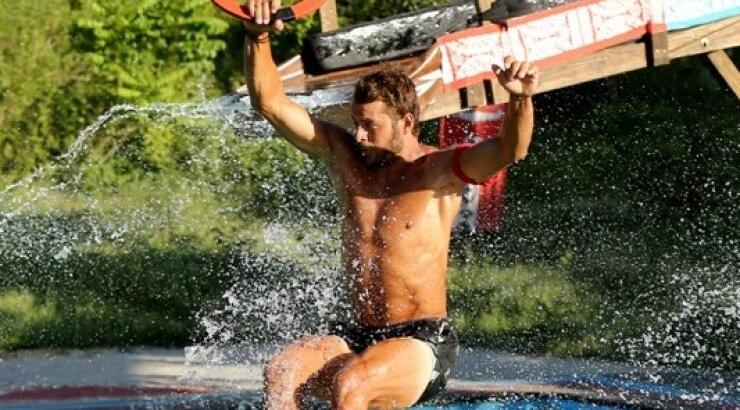 Αυτή είναι η κούκλα σύντροφος του Γιώργου Αγγελόπουλου;