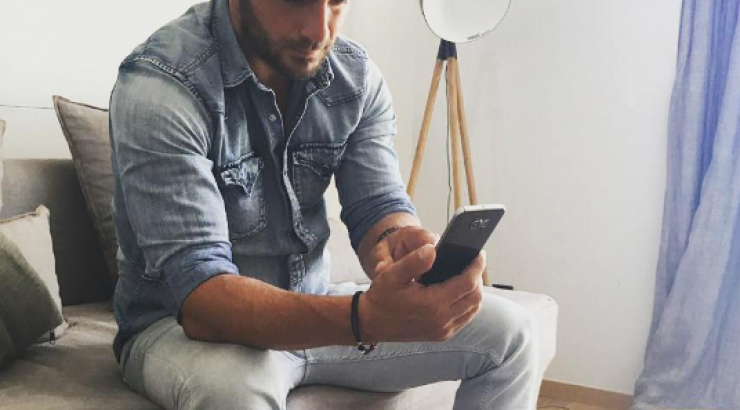 Γιώργος Αγγελόπουλος: Στο πλευρό Ελληνίδας παρουσιάστριας!