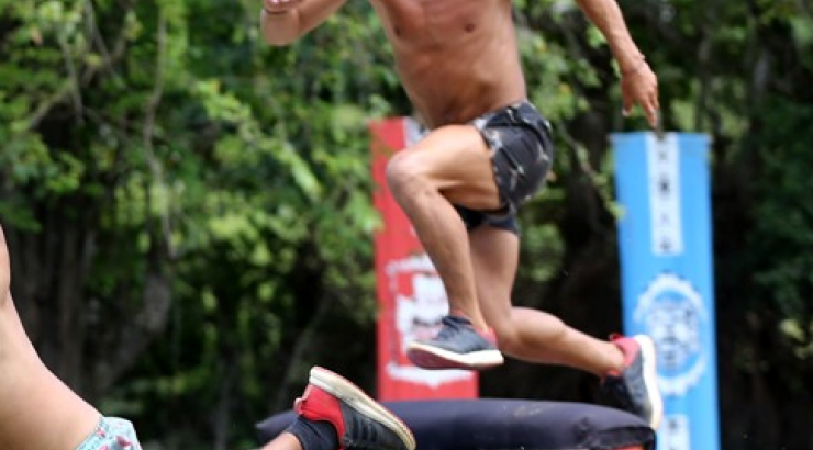 Μείναμε με το στόμα ανοιχτό! Δείτε το σωσία του Γιώργου Αγγελόπουλου