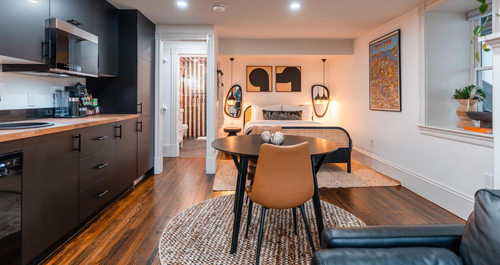 Πριν και Μετά: Ένα ερειπωμένο, βρώμικο υπόγειο 32τ.μ. μεταμορφώθηκε σε ένα κομψό διαμέρισμα