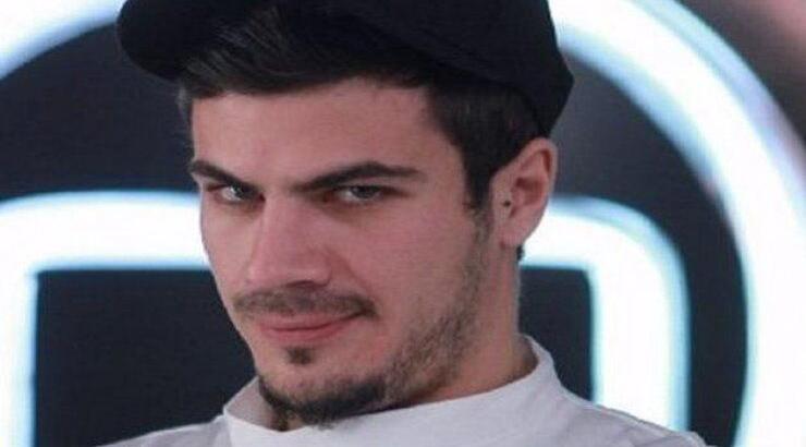  Ά.Πετρετζίκης: Προτιμά την Συνατσάκη ή τη Μανωλίδου;