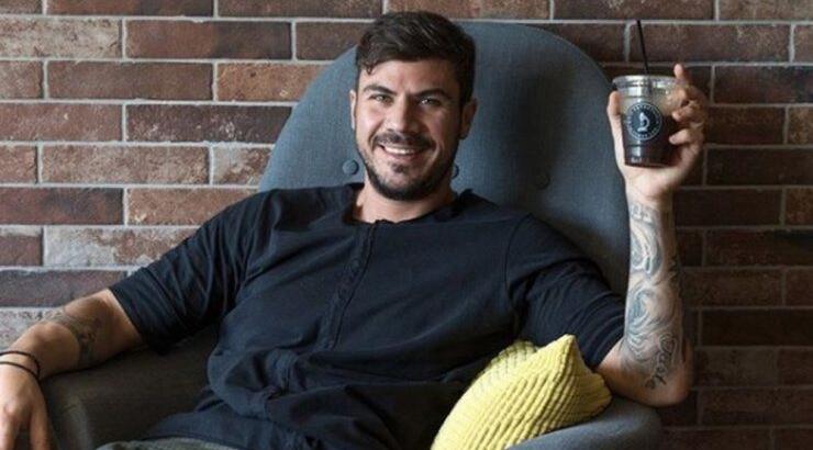 Άκης Πετρετζίκης: Η ανάρτηση με τη σύντροφό του και οι πρώτες διακοπές με τον γιο του [εικόνα]