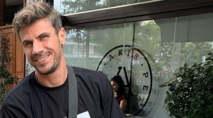 Άκης Πετρετζίκης: Μας έδειξε για πρώτη φορά τον νεογέννητο γιο του [εικόνα]